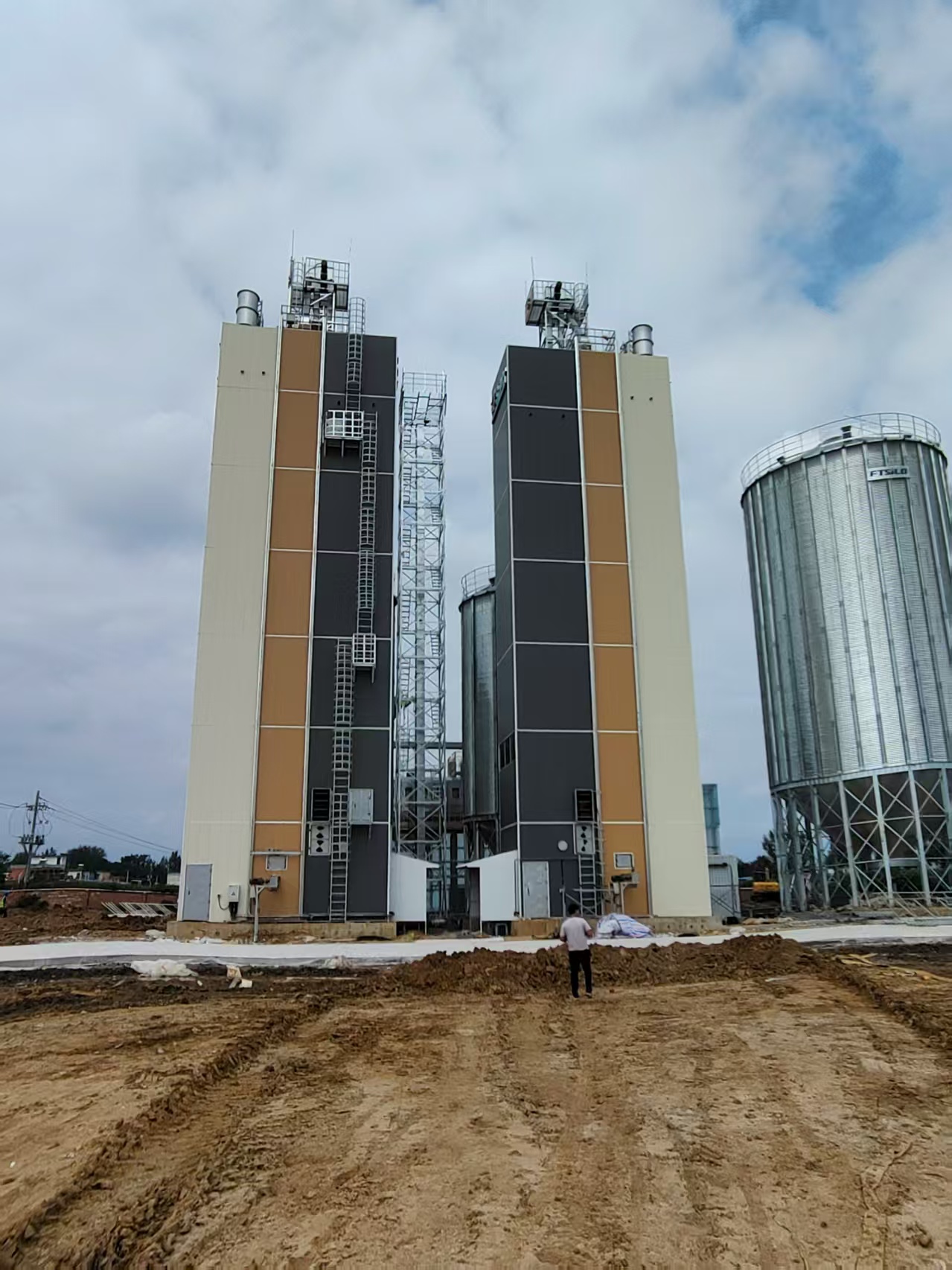 1775892857588370.jpg 1775892857588370.jpg