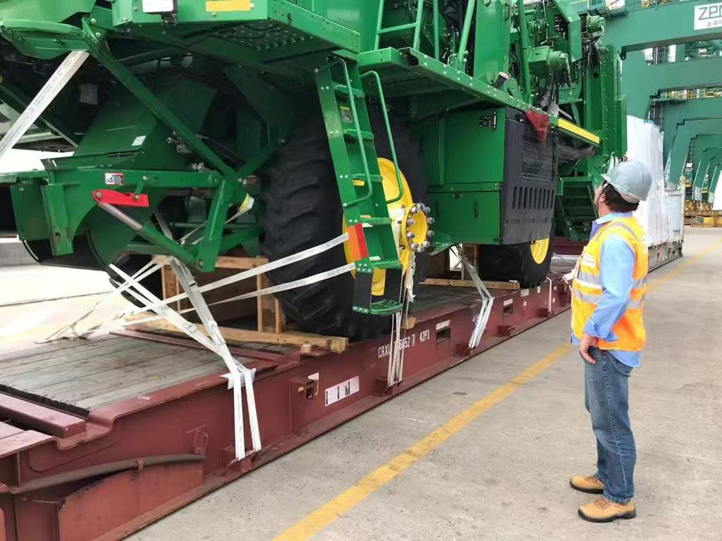 Шестирядный самоходный хлопкоуборочный комбайн с прессованием.jpg