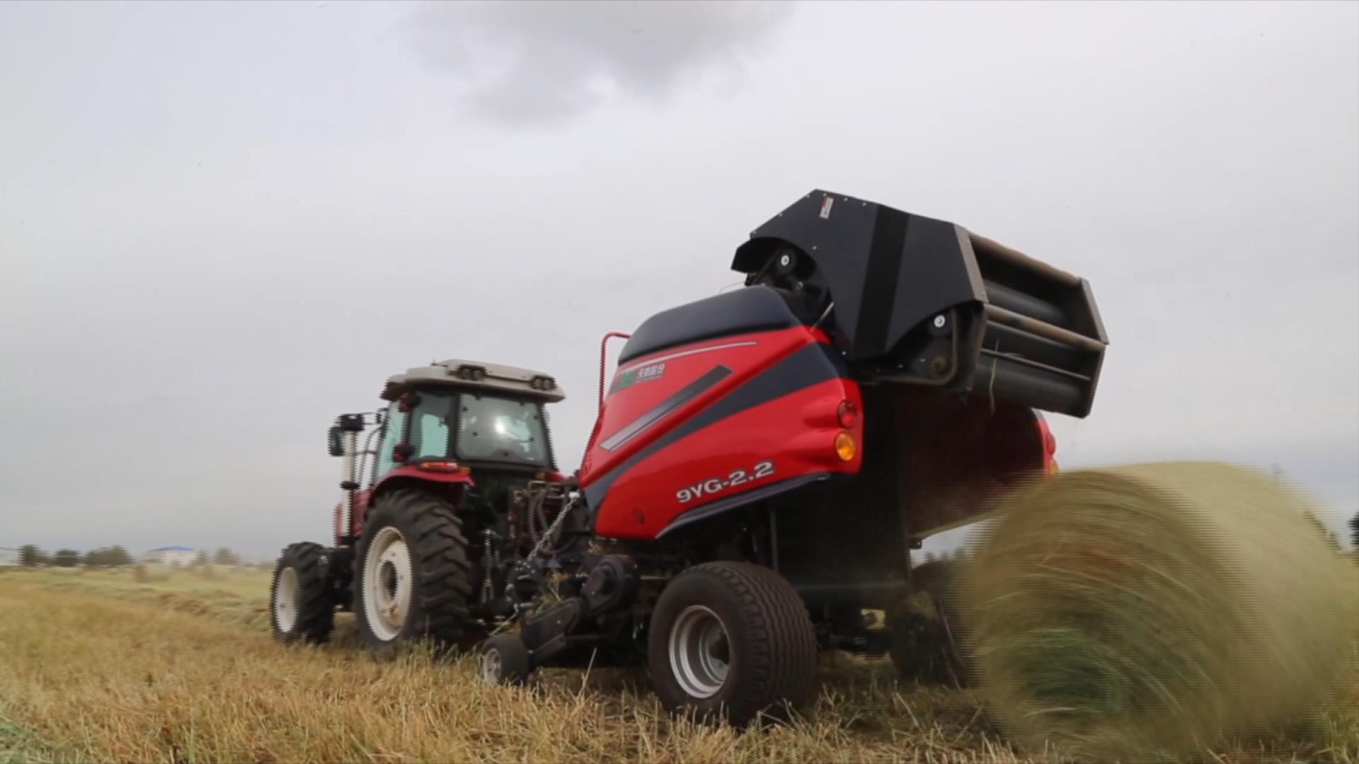 Малогабаритный рулонный пресс-подборщик