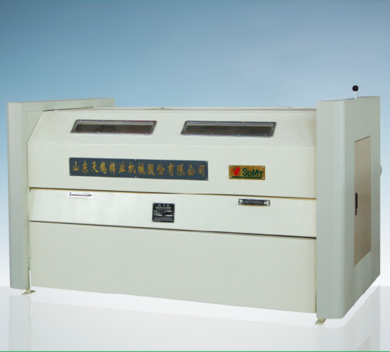 Pneumatic fiber cleaner